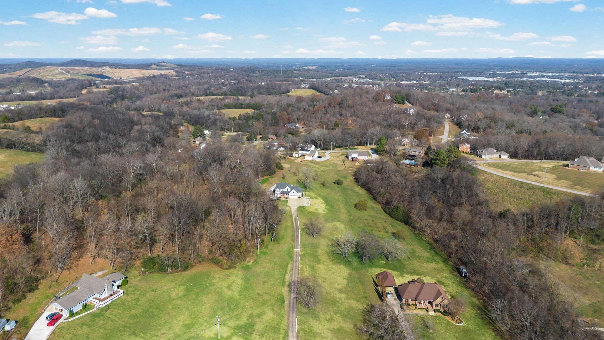 Lewisburg, Tennessee, 37091, United States, 4 Bedrooms Bedrooms, ,3 BathroomsBathrooms,Residential,For Sale,1999662