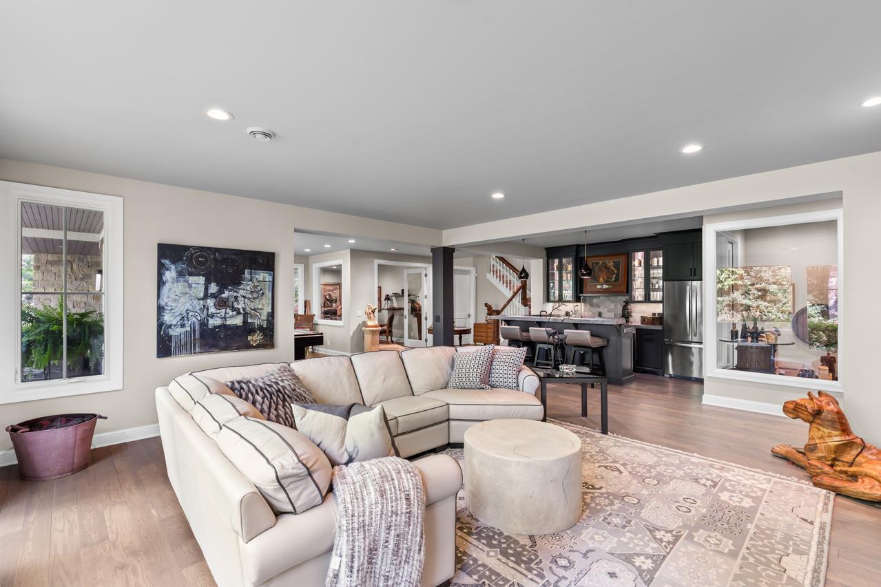 Wayzata, Minnesota, 55391, United States, 4 Bedrooms Bedrooms, ,1 BathroomBathrooms,Residential,For Sale,1999686