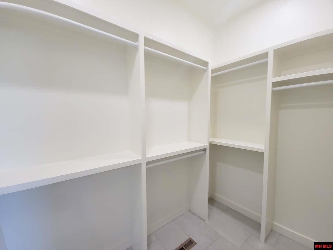 Mountain Home, Arkansas, 72653, United States, 3 Bedrooms Bedrooms, ,2 BathroomsBathrooms,Residential,For Sale,1983473