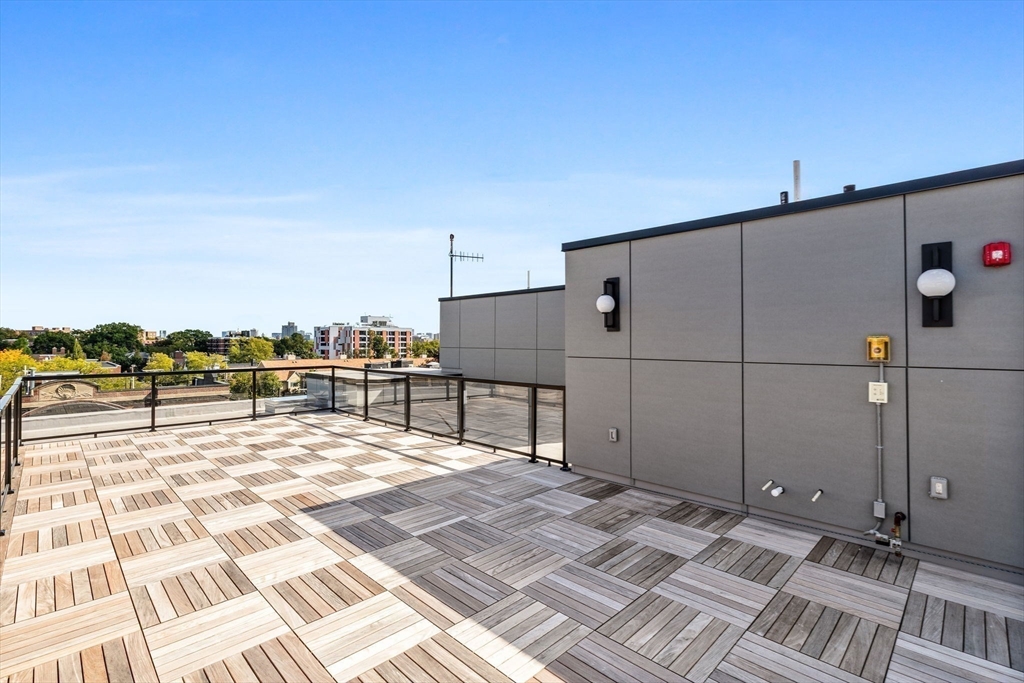 Brookline, Massachusetts, 02446, United States, 3 Bedrooms Bedrooms, ,4 BathroomsBathrooms,Residential,For Sale,1975462