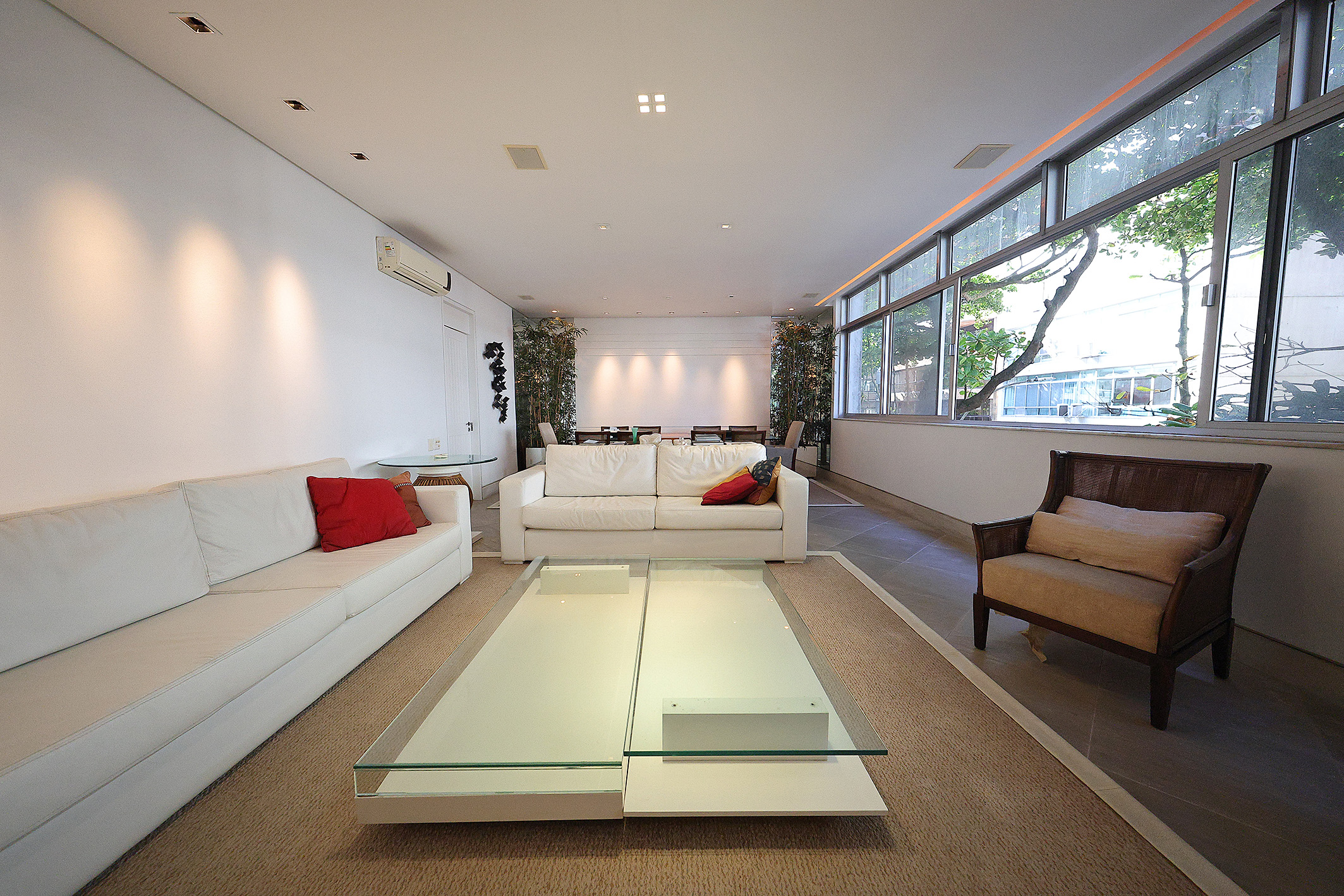 Circular floor plan apartment one block from the beach - 物件實景