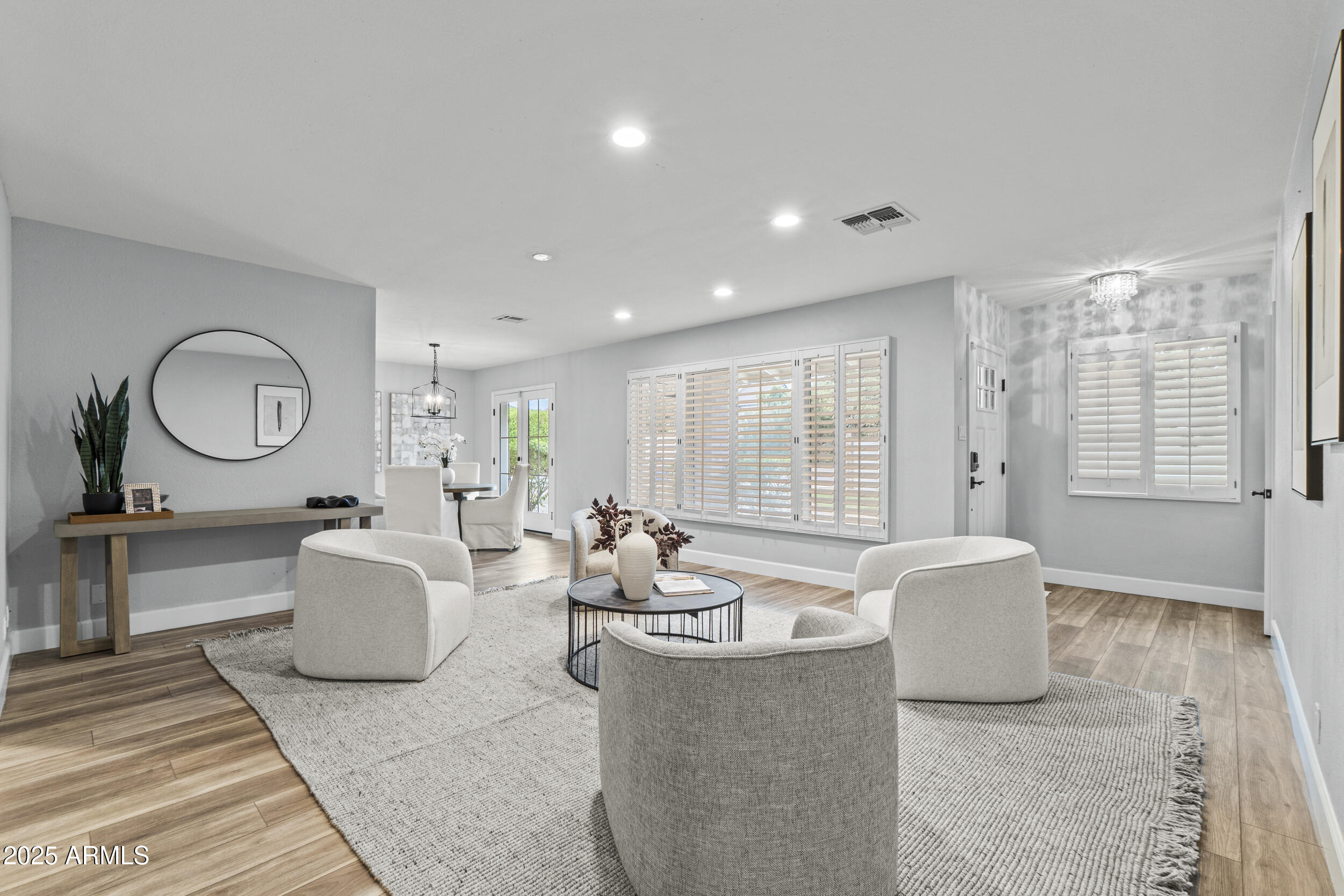 Phoenix, Arizona, 85018, United States, 6 Bedrooms Bedrooms, ,4 BathroomsBathrooms,Residential,For Sale,2002076