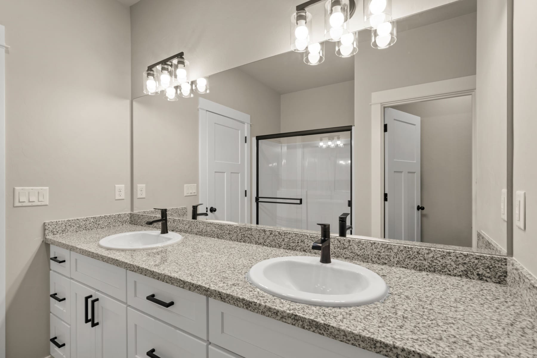  2235 Piazza Drive Medford, OR 97501 - 物件實景