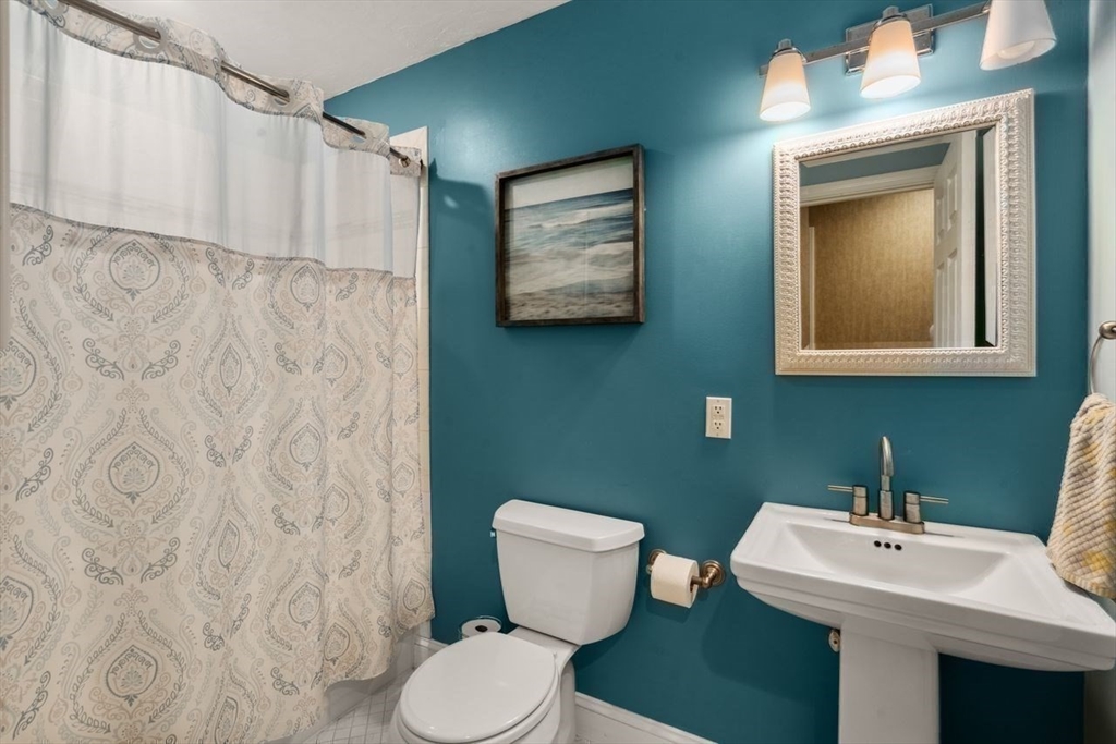 Halifax, Massachusetts, 02338, United States, 3 Bedrooms Bedrooms, ,3 BathroomsBathrooms,Residential,For Sale,1938860