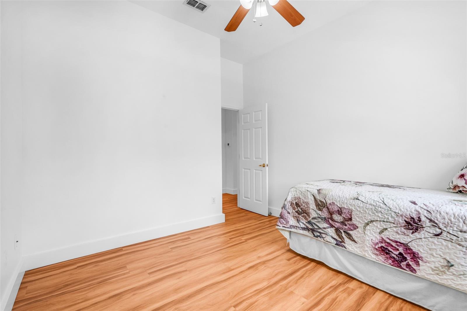 CLERMONT, Florida, 34711, United States, 3 Bedrooms Bedrooms, ,2 BathroomsBathrooms,Residential,For Sale,1938857
