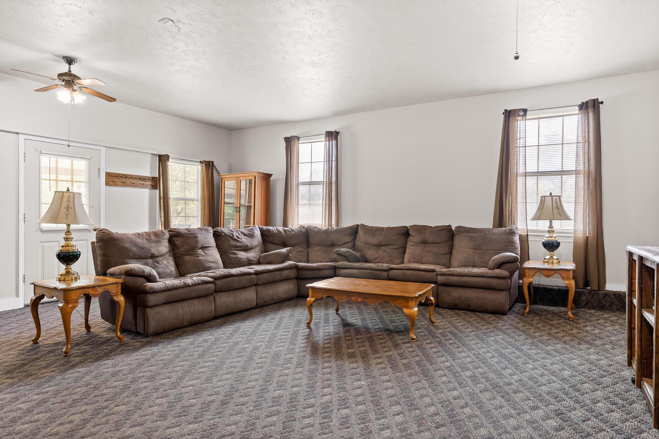 Ringgold, Georgia, 30736, United States, 6 Bedrooms Bedrooms, ,4 BathroomsBathrooms,Residential,For Sale,1927456