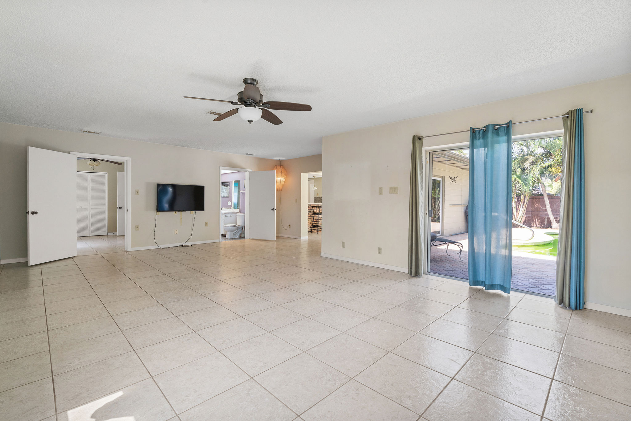 St. Petersburg, Florida, 33712, United States, 3 Bedrooms Bedrooms, ,2 BathroomsBathrooms,Residential,For Sale,1980659