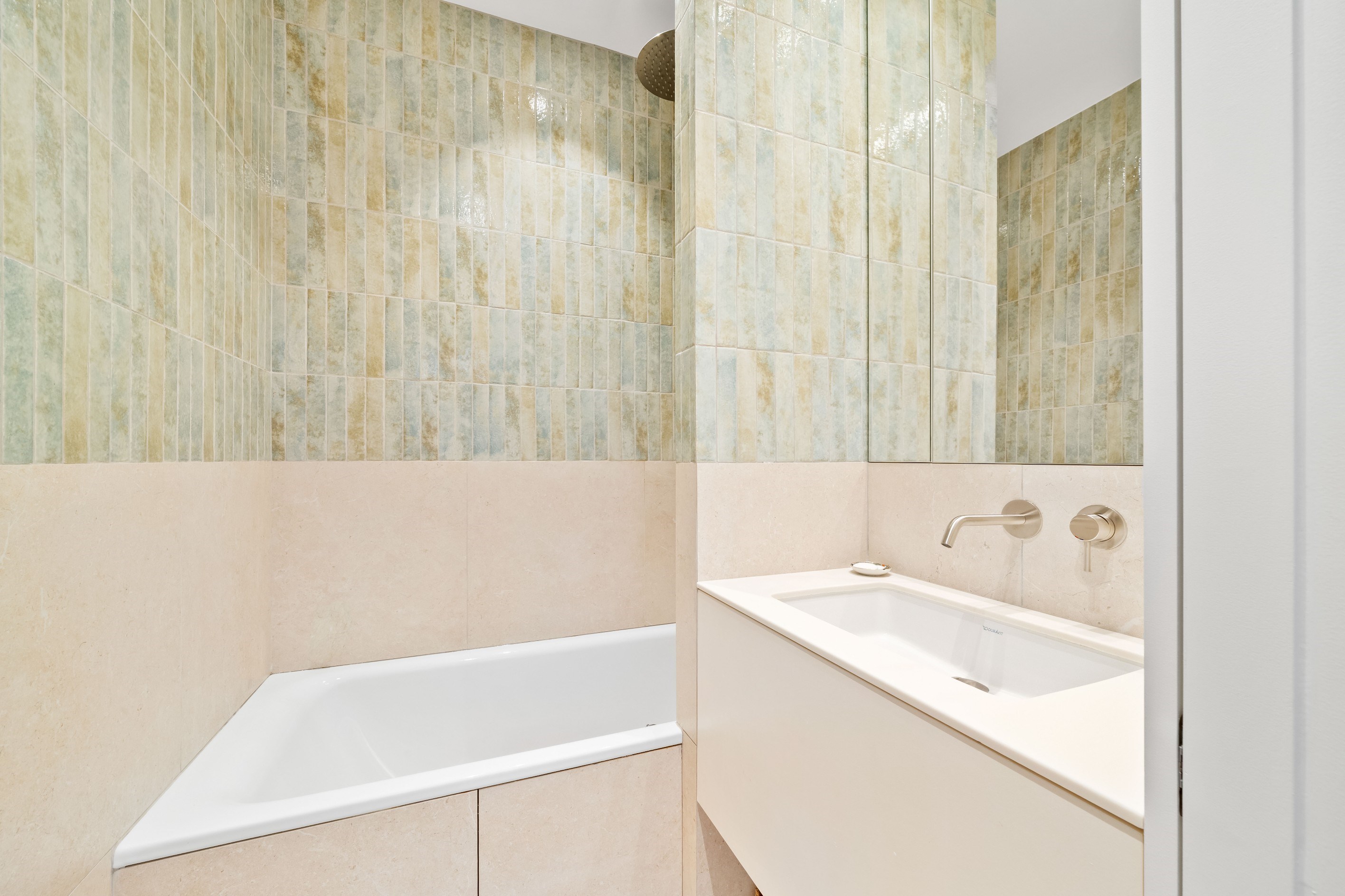  Paris 18th – Abbesses – Magnificent bright and dual-aspect four-room apartment - 物件實景