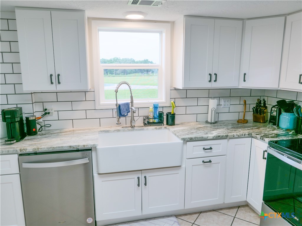 6072 County Road 122, Hallettsville, Texas, 77964, United States, 4 Bedrooms Bedrooms, ,2 BathroomsBathrooms,Residential,For Sale,6072 County Road 122,1589368