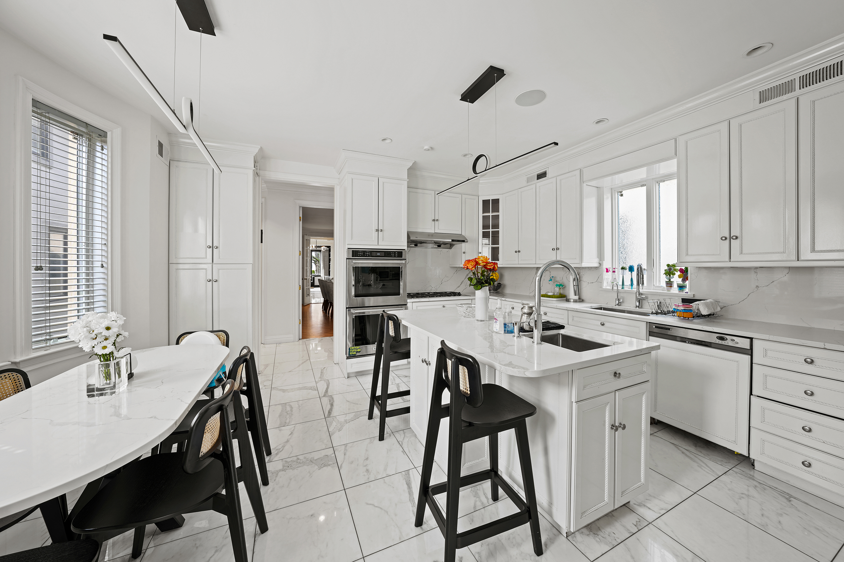 Brooklyn, New York, 11230, United States, 6 Bedrooms Bedrooms, ,5 BathroomsBathrooms,Residential,For Sale,1780771
