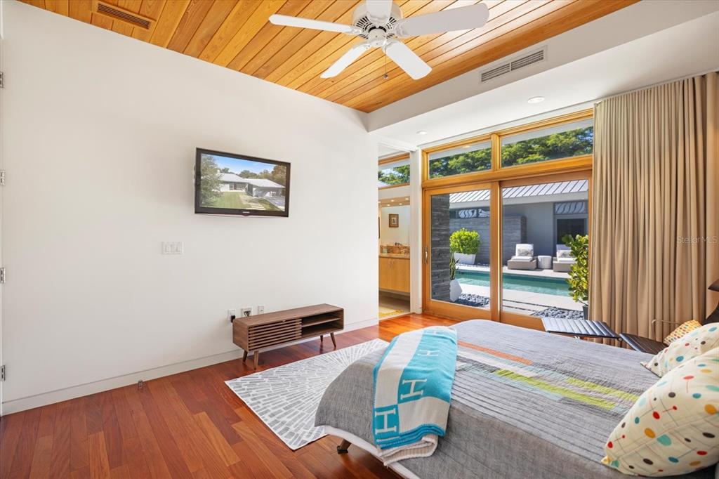 Sarasota, Florida, 34239, United States, 4 Bedrooms Bedrooms, ,5 BathroomsBathrooms,Residential,For Sale,1988202