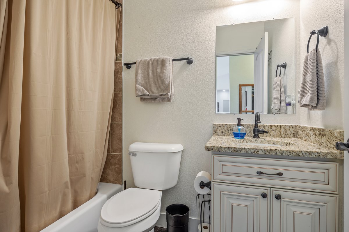 Cheyenne, Wyoming, 82059, United States, 5 Bedrooms Bedrooms, ,4 BathroomsBathrooms,Residential,For Sale,1944847