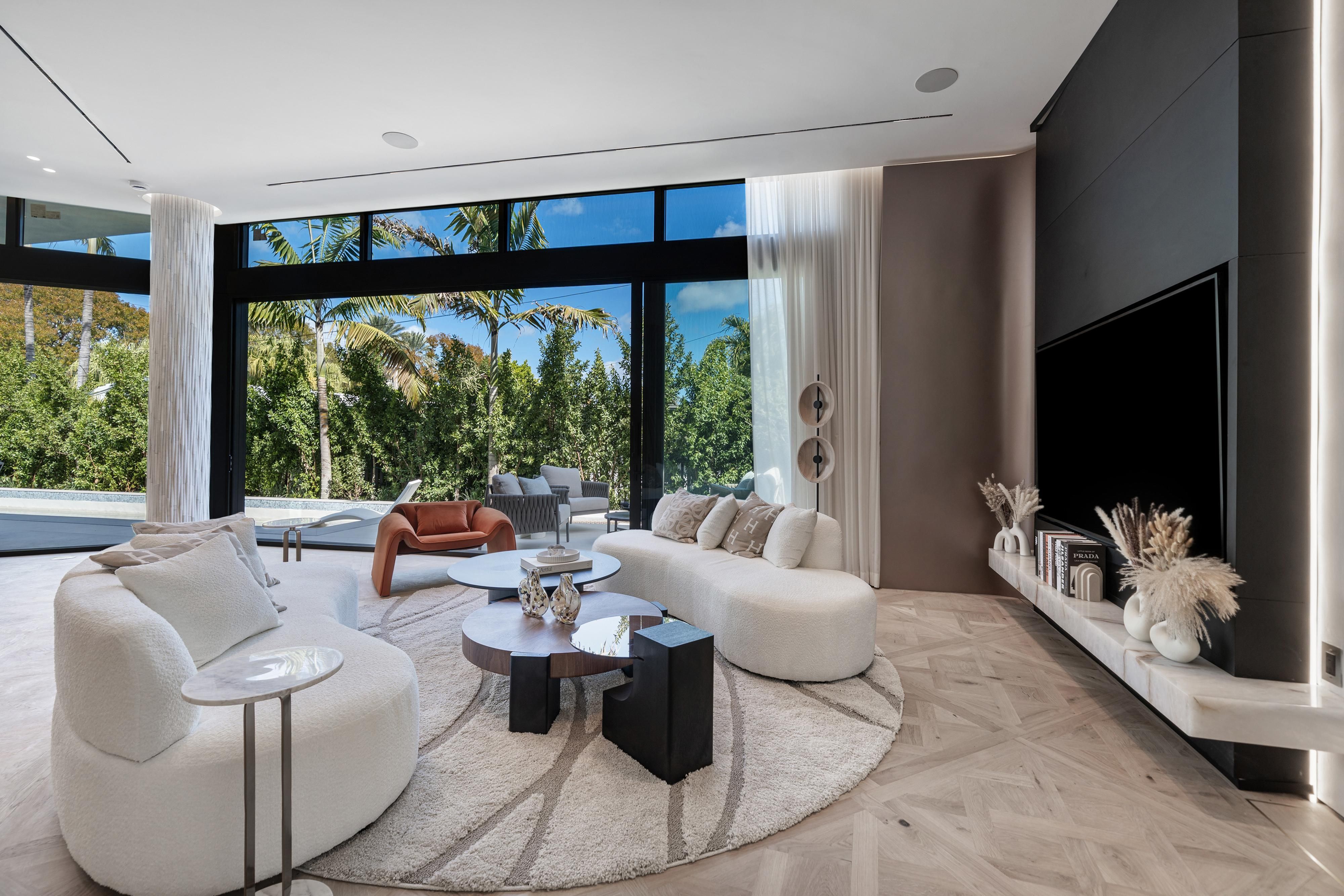  1045 W 47th Ct, Miami Beach, FL, 33140 - 物件實景