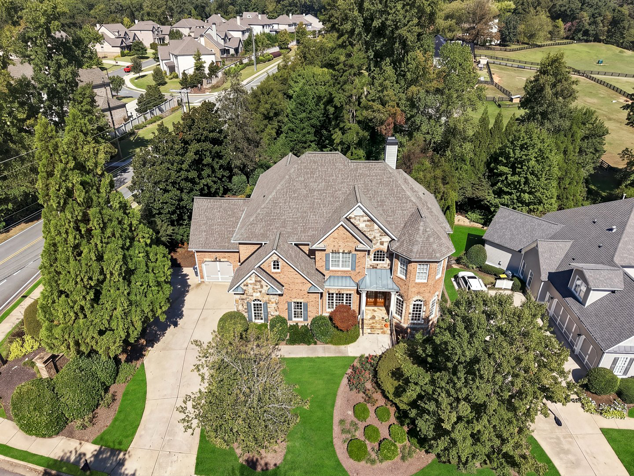  Exceptional Custom-Built Home with Theater, Full Bar and Private Gym - 物件實景