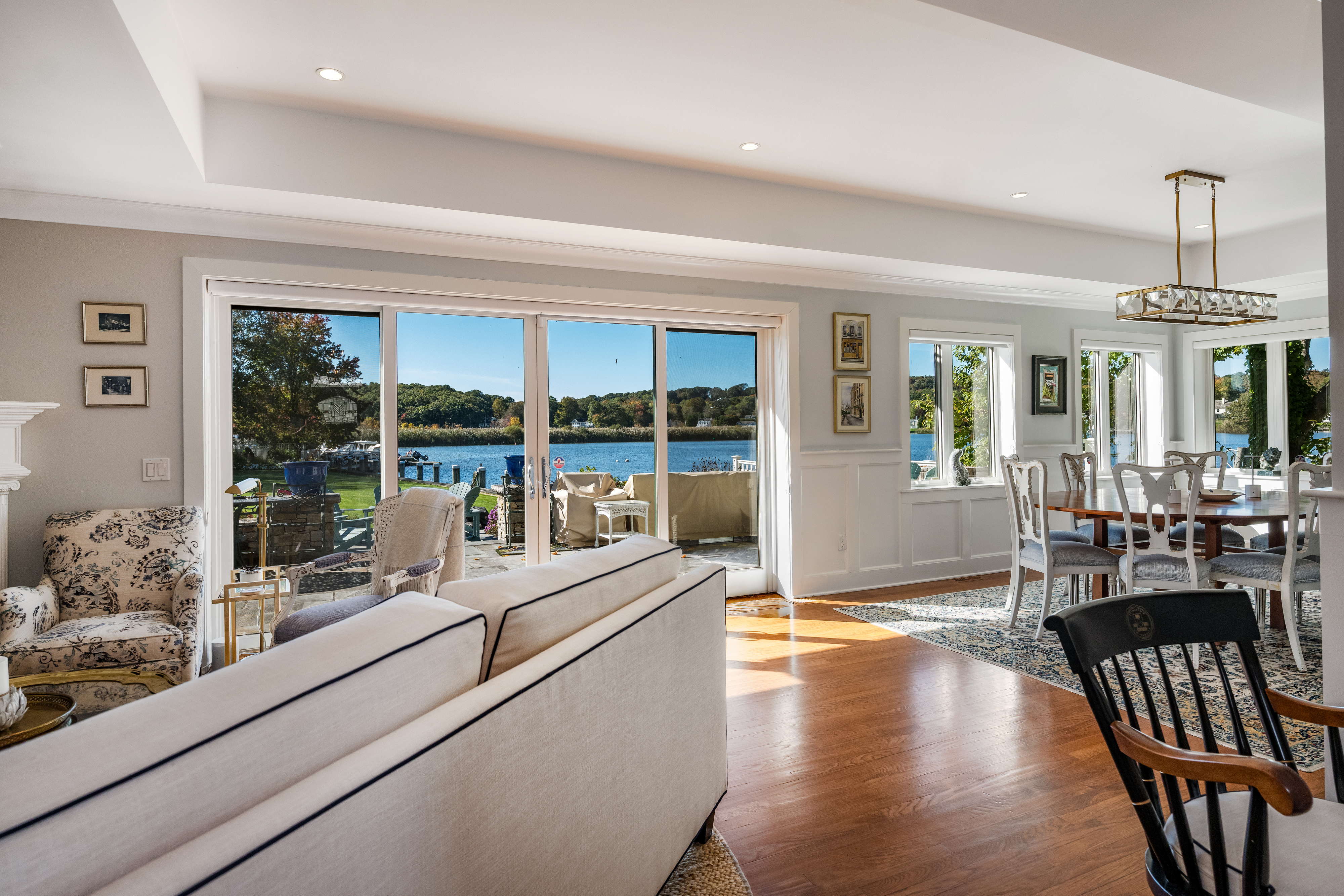  Essex Village Waterfront Offers One Level Living - 物件實景