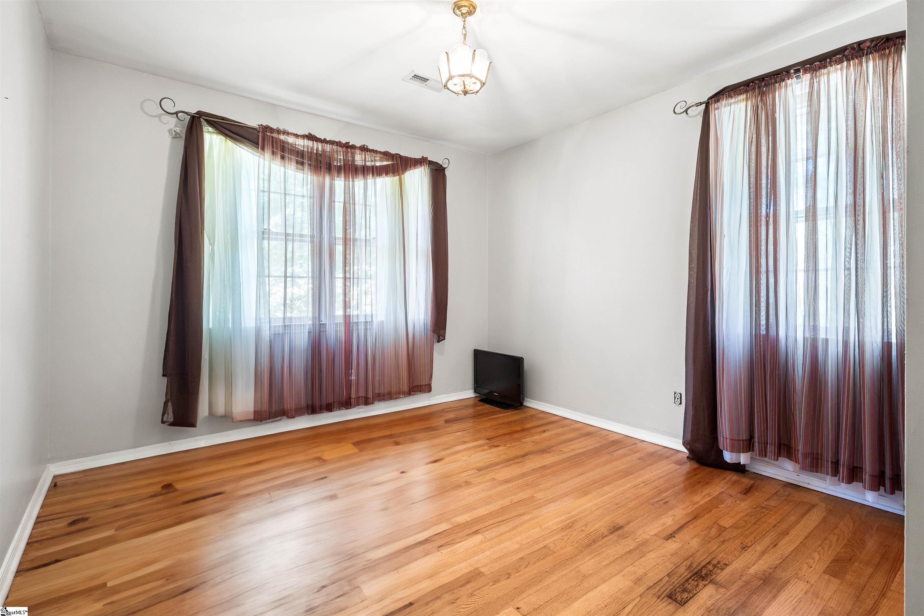 Piedmont, South Carolina, 29673, United States, 8 Bedrooms Bedrooms, ,6 BathroomsBathrooms,Residential,For Sale,1788968
