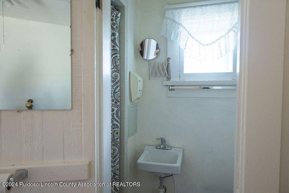 Lincoln, New Mexico, 88338, United States, 7 Bedrooms Bedrooms, ,9 BathroomsBathrooms,Residential,For Sale,1974977