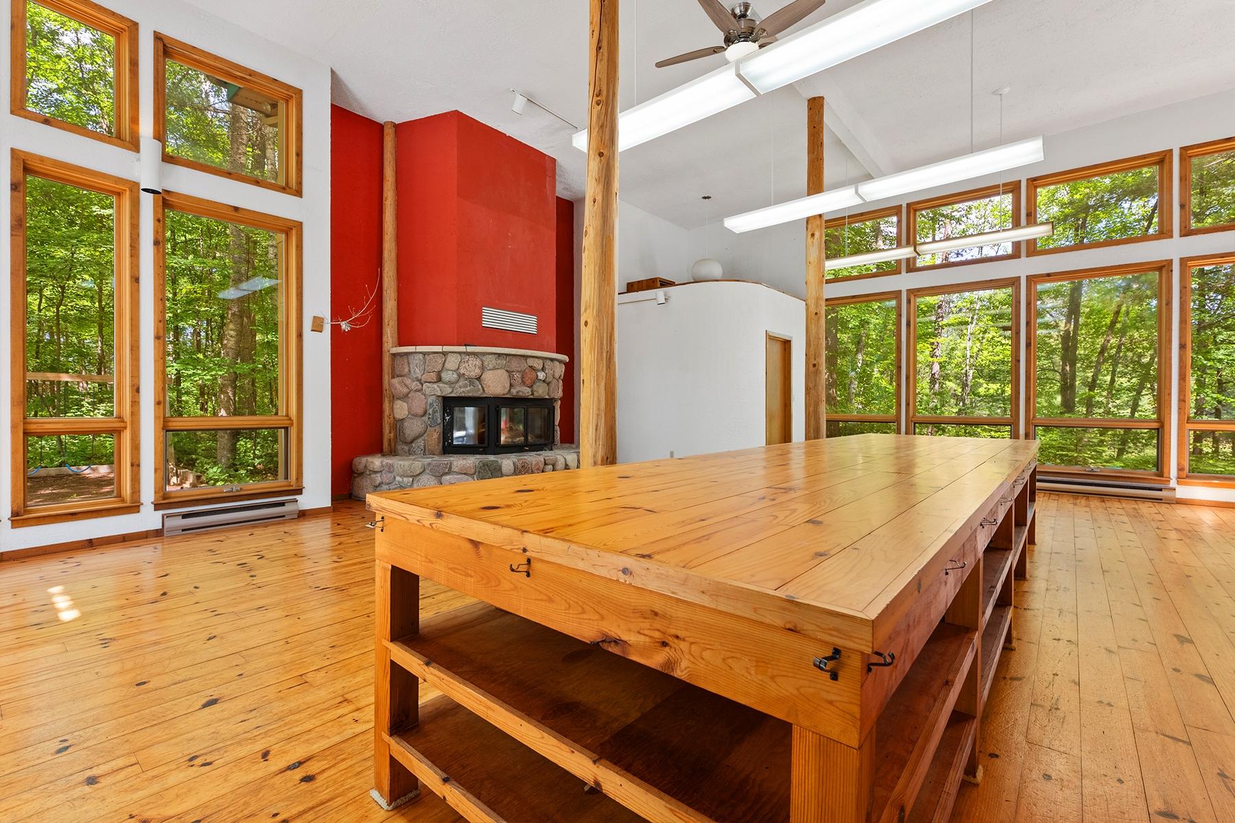 Manitowish Waters, Wisconsin, 54545, United States, 4 Bedrooms Bedrooms, ,3 BathroomsBathrooms,Residential,For Sale,1974750