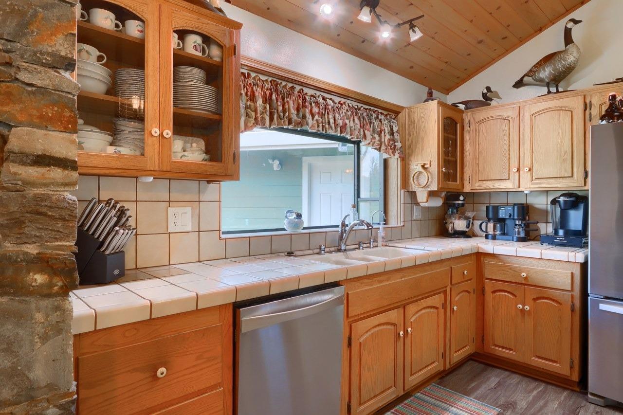 Ahwahnee, California, 93601, United States, 3 Bedrooms Bedrooms, ,2 BathroomsBathrooms,Residential,For Sale,1763270