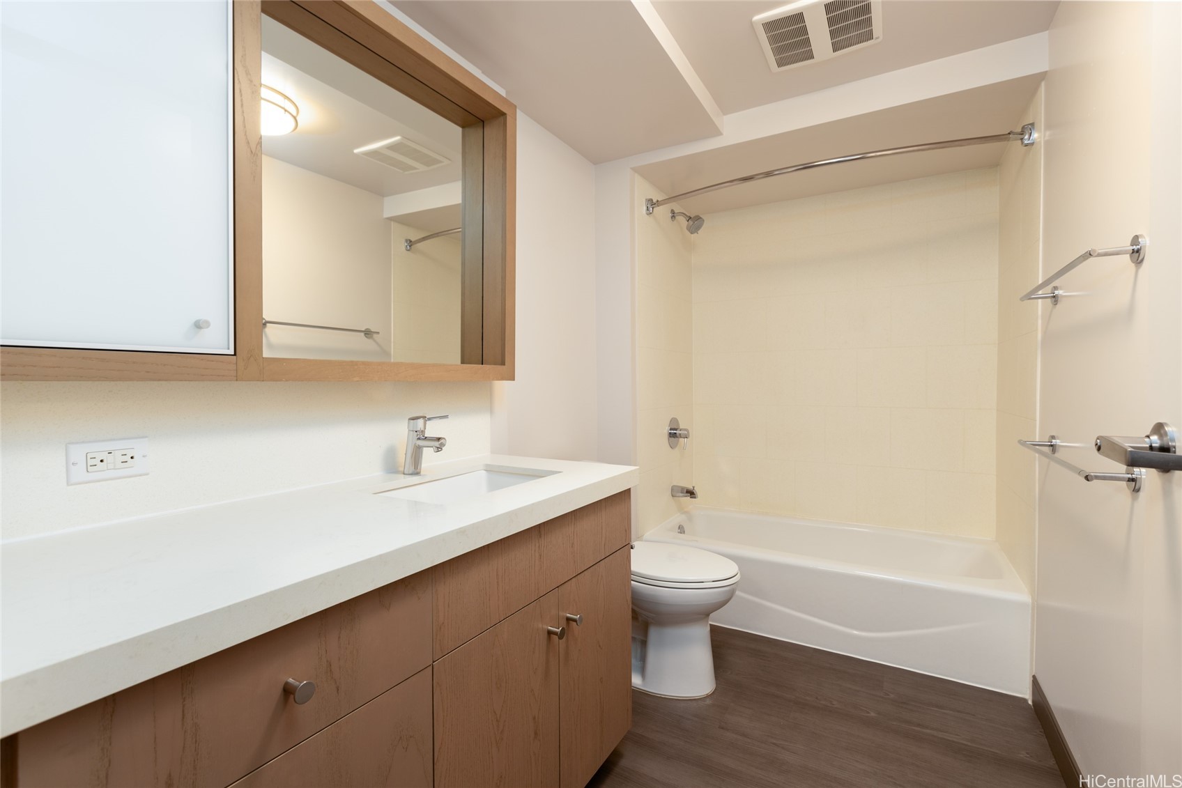 Honolulu, Hawaii, 96825, United States, 2 Bedrooms Bedrooms, ,2 BathroomsBathrooms,Residential,For Sale,1875289