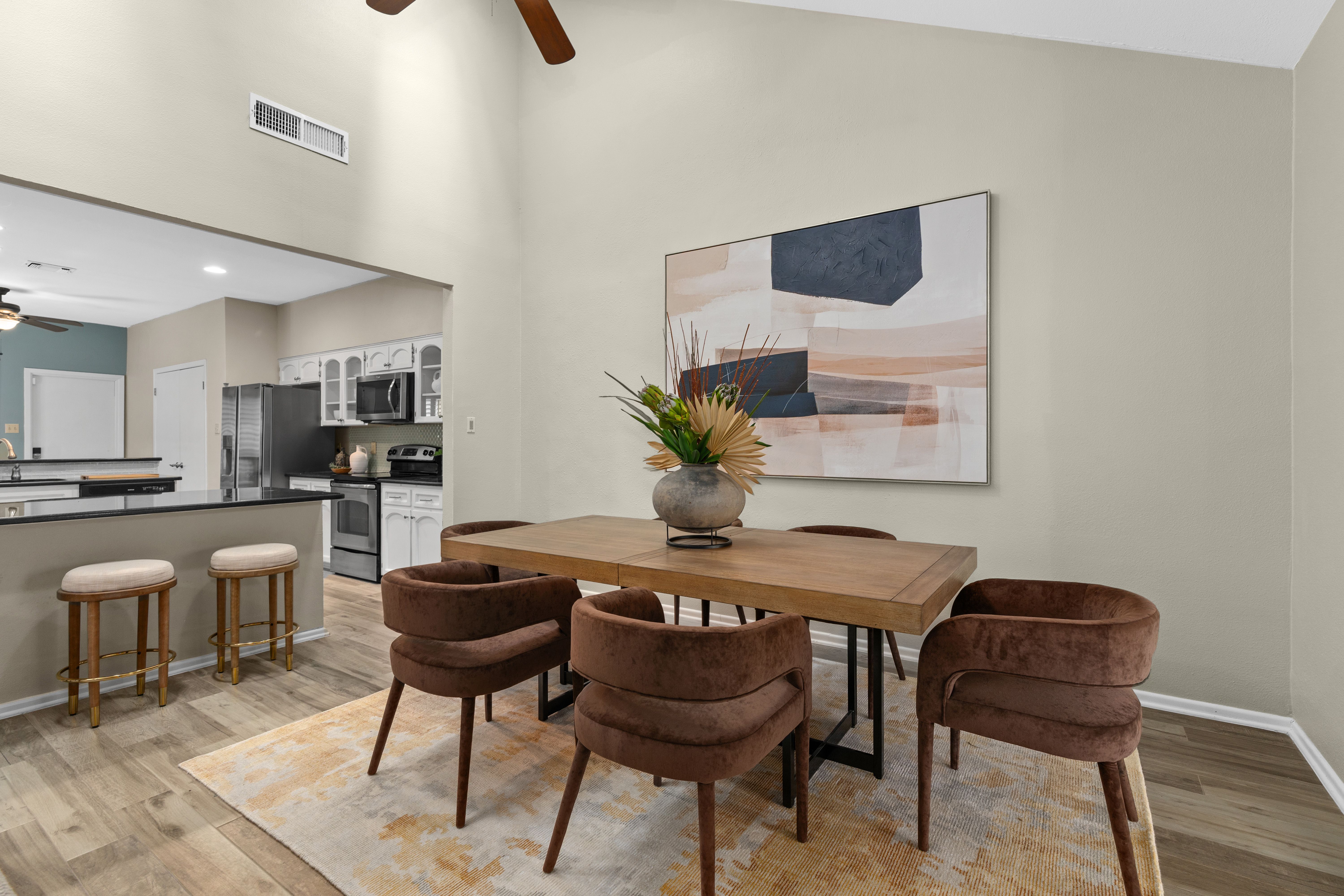  Refined Townhome in Alamo Heights - 物件實景