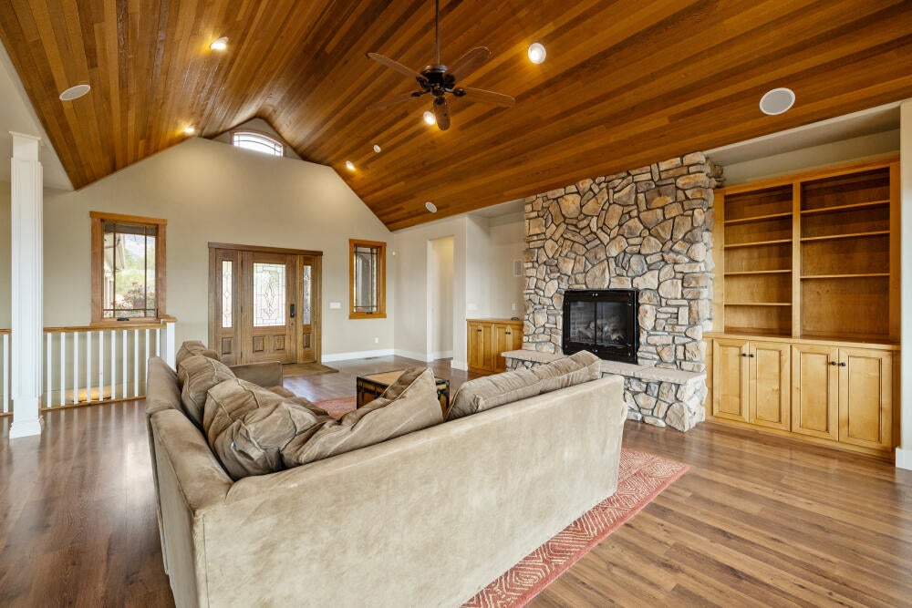 Klamath Falls, Oregon, 97601, United States, 4 Bedrooms Bedrooms, ,3 BathroomsBathrooms,Residential,For Sale,1987766