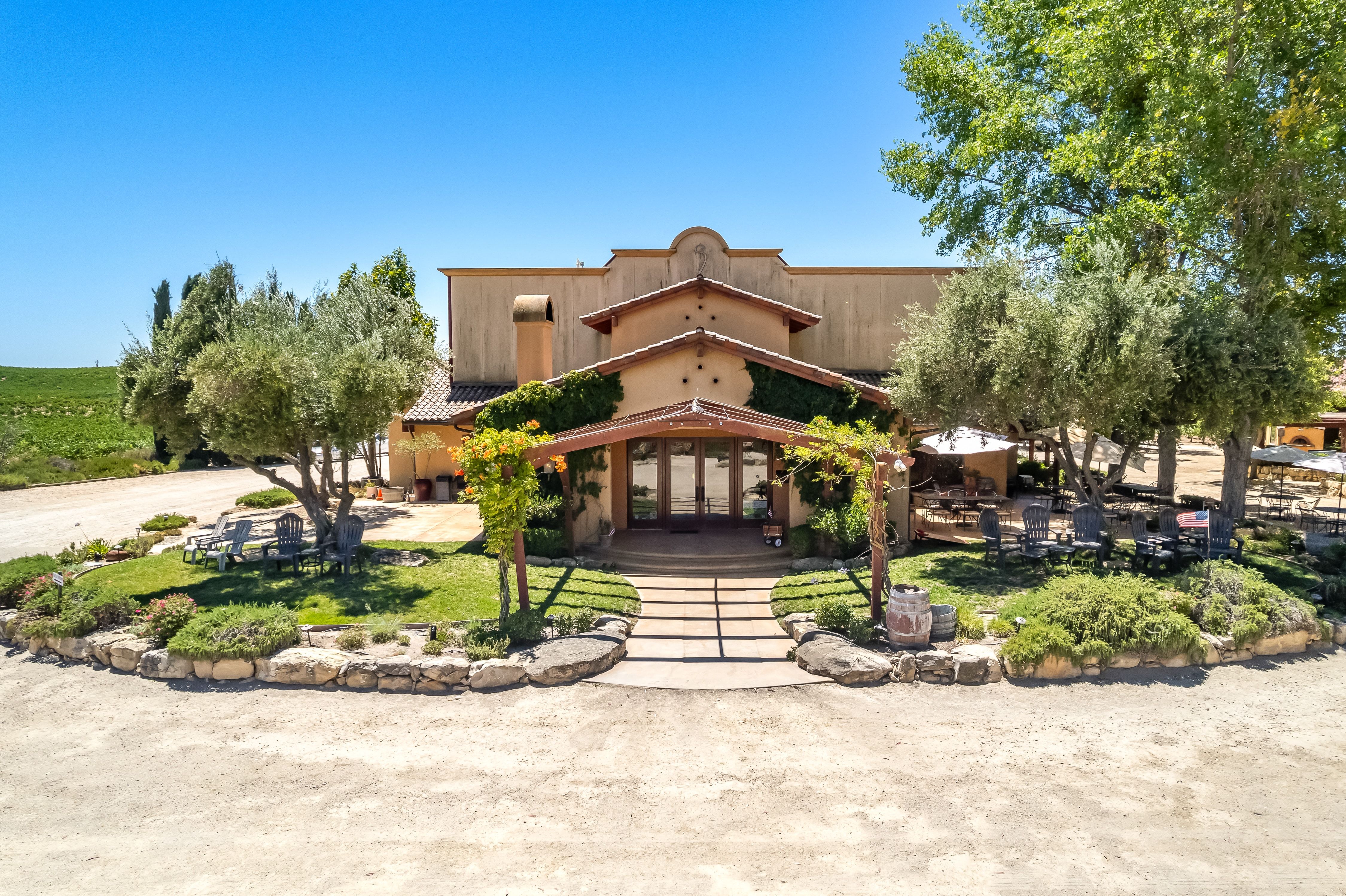  2995 Pleasant Valley Road - 物件實景
