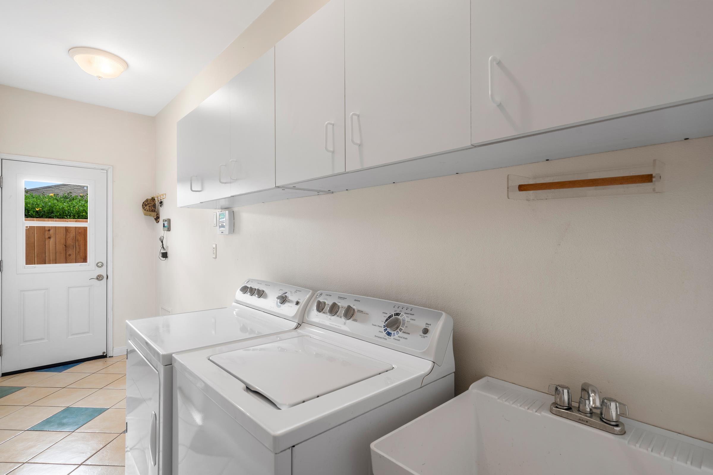 Kula, Hawaii, 96790, United States, 3 Bedrooms Bedrooms, ,2 BathroomsBathrooms,Residential,For Sale,1987639