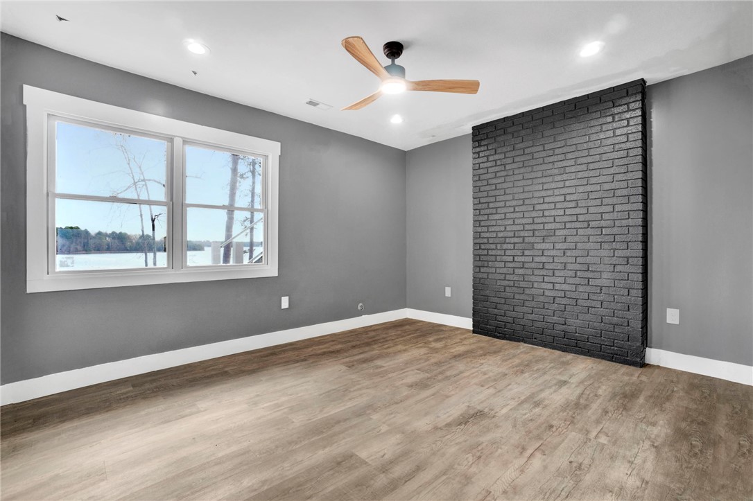 Seneca, South Carolina, 29672, United States, 6 Bedrooms Bedrooms, ,5 BathroomsBathrooms,Residential,For Sale,2002208