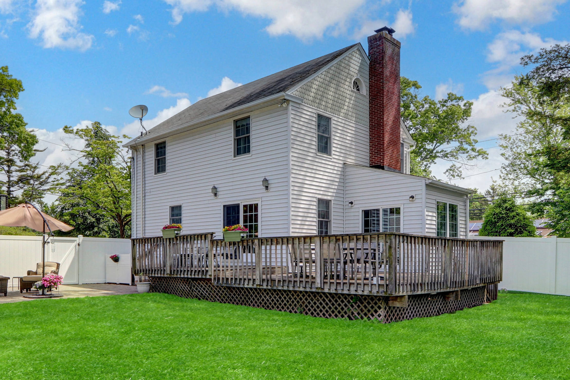 Babylon, New York, 11702, United States, 3 Bedrooms Bedrooms, ,2 BathroomsBathrooms,Residential,For Sale,1861866