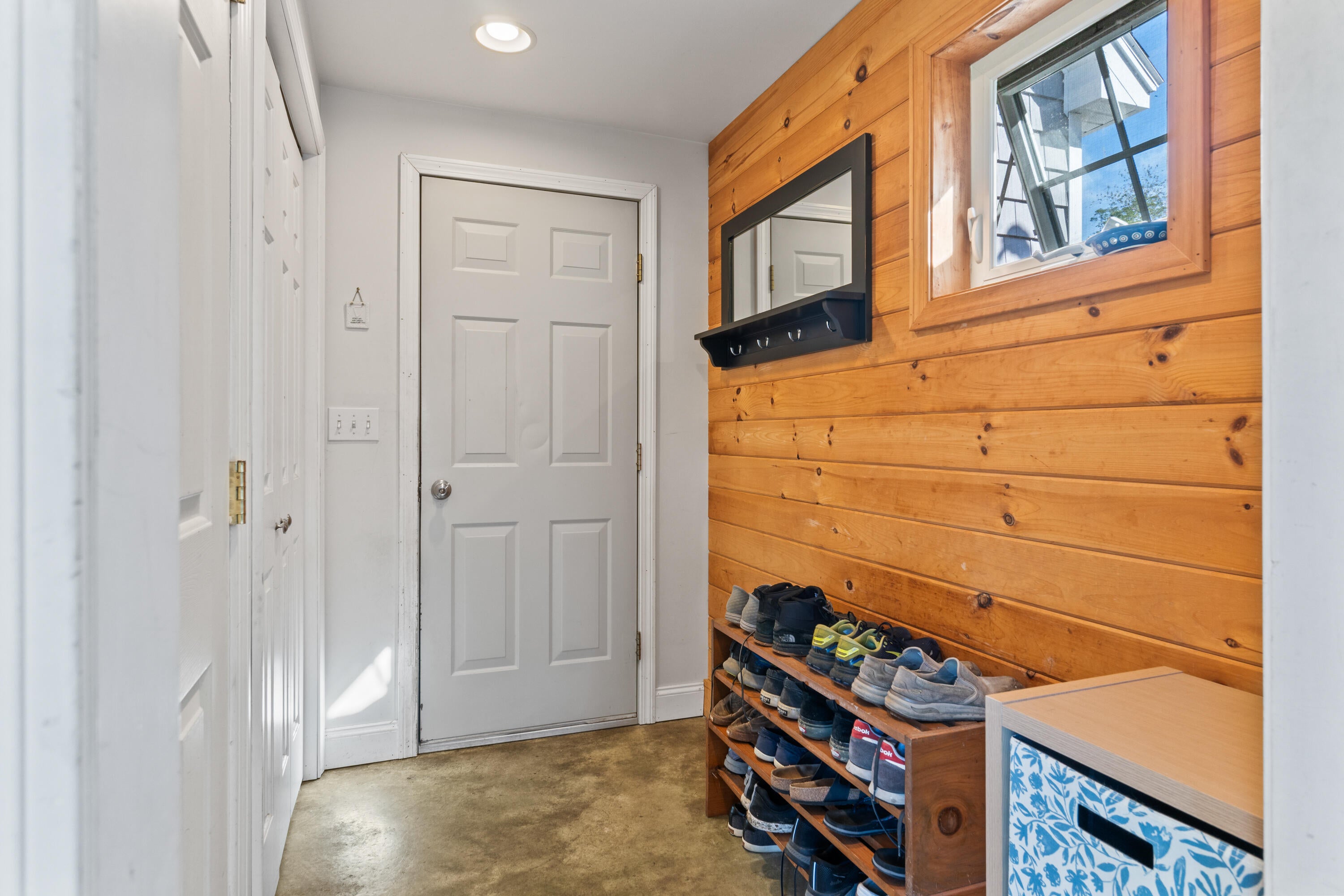 Eliot, Maine, 03903, United States, 4 Bedrooms Bedrooms, ,2 BathroomsBathrooms,Residential,For Sale,1977194