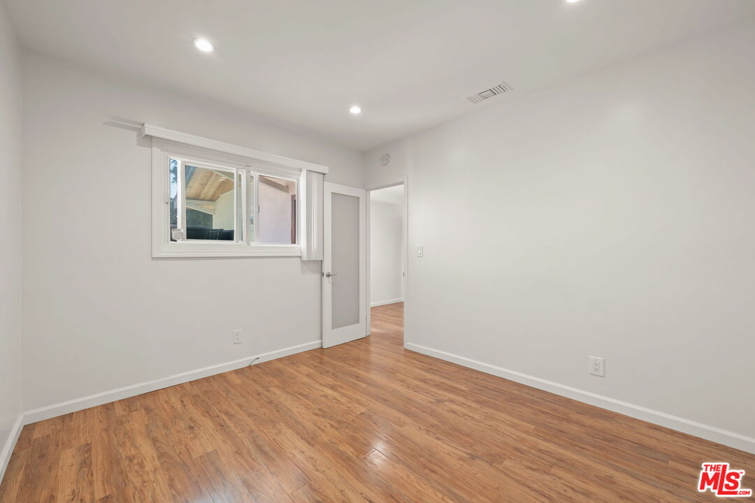 Inglewood, California, 90301, United States, 4 Bedrooms Bedrooms, ,Residential,For Sale,1993499