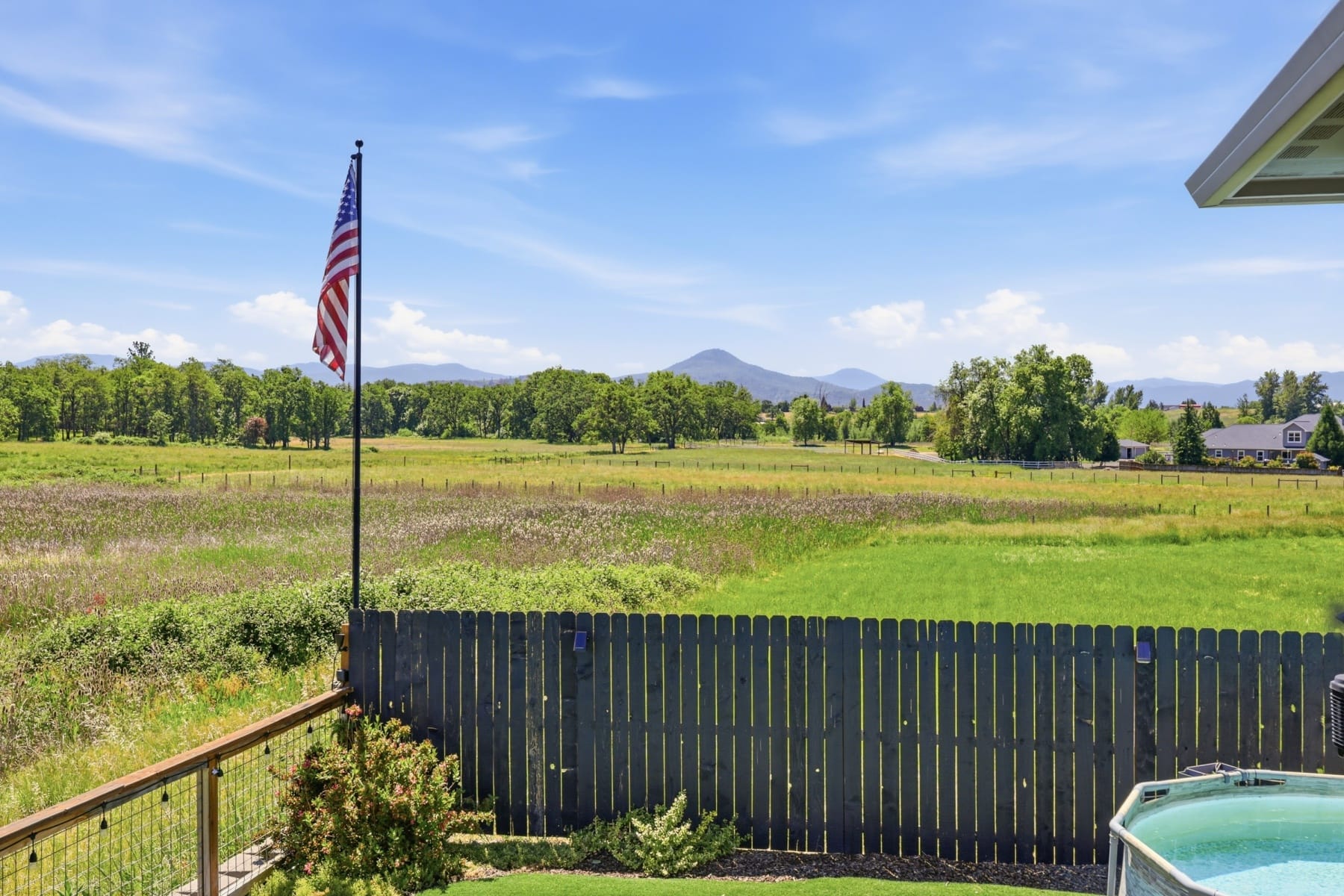  37 Terra Linda Court Eagle Point, OR 97524 - 物件實景