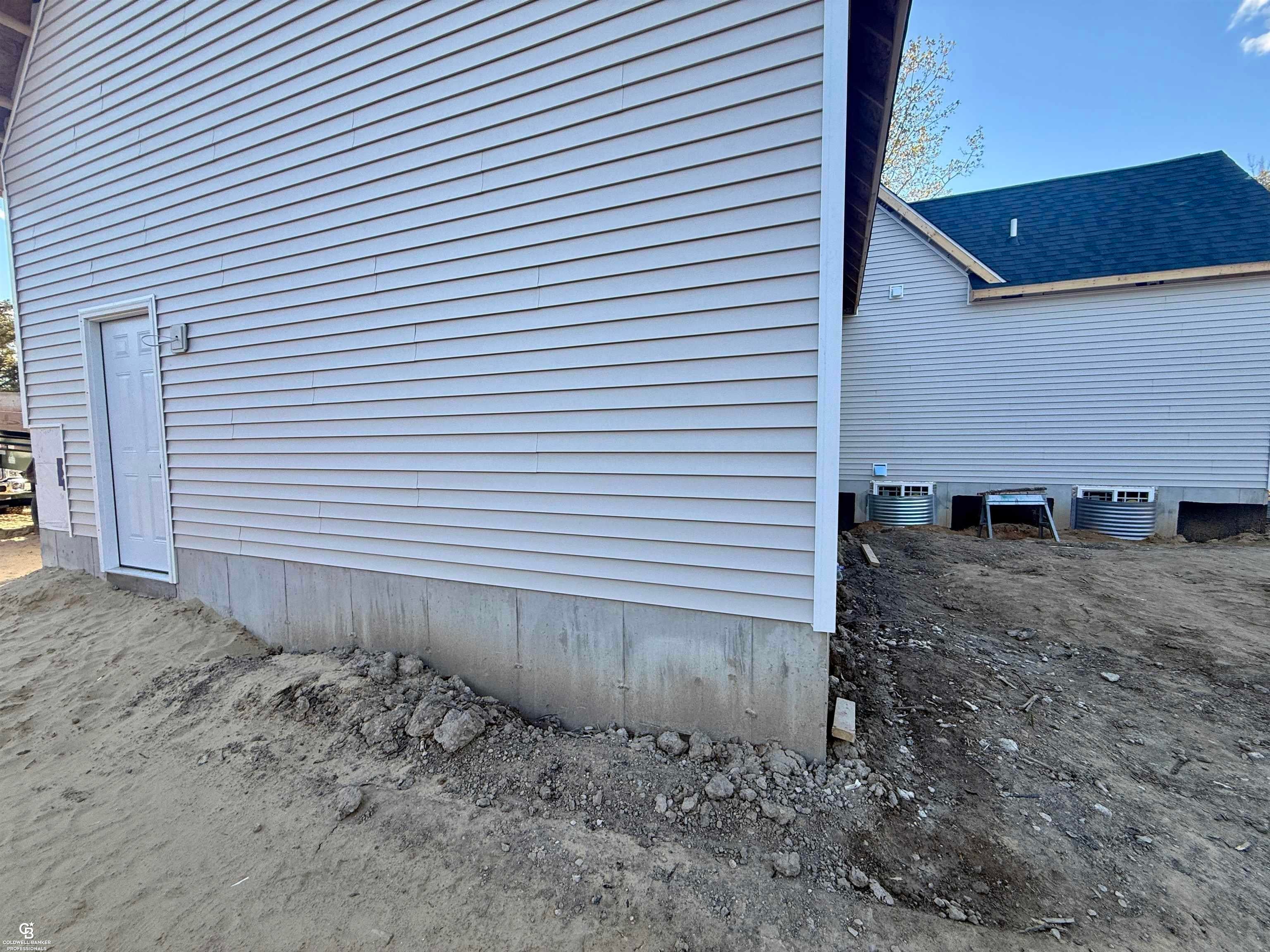 Saint Clair, Michigan, 48079, United States, 5 Bedrooms Bedrooms, ,3 BathroomsBathrooms,Residential,For Sale,1868315