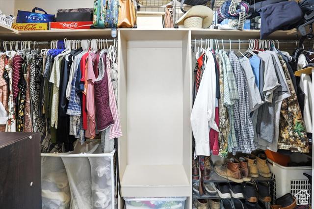 Tremonton, Utah, 84337, United States, 6 Bedrooms Bedrooms, ,3 BathroomsBathrooms,Residential,For Sale,1974496