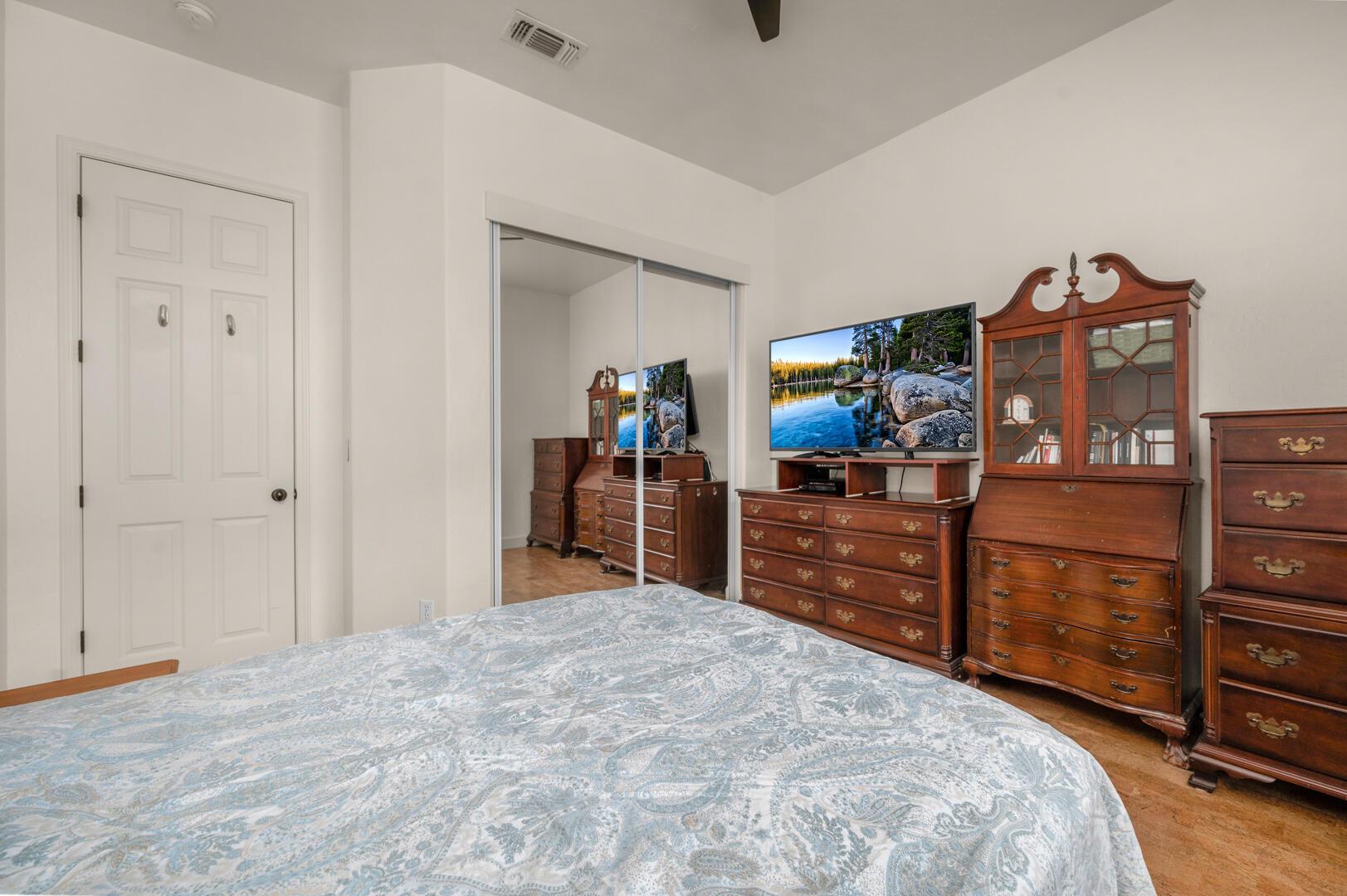 Visalia, California, 93291, United States, 4 Bedrooms Bedrooms, ,3 BathroomsBathrooms,Residential,For Sale,2009986