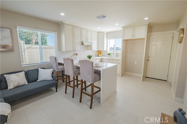 Compton, California, 90220, United States, 6 Bedrooms Bedrooms, ,5 BathroomsBathrooms,Residential,For Sale,2048011