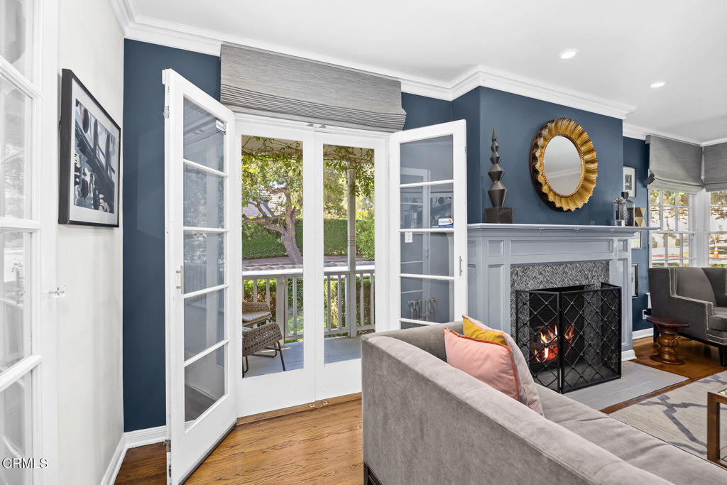 Pasadena, California, 91107, United States, 2 Bedrooms Bedrooms, ,1 BathroomBathrooms,Residential,For Sale,1988268