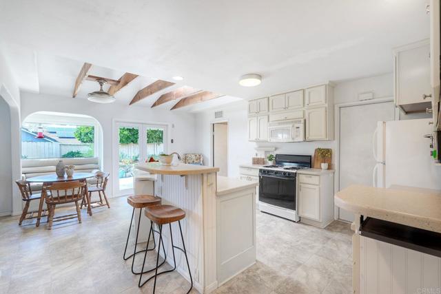 Escondido, California, 92027, United States, 3 Bedrooms Bedrooms, ,2 BathroomsBathrooms,Residential,For Sale,2048508