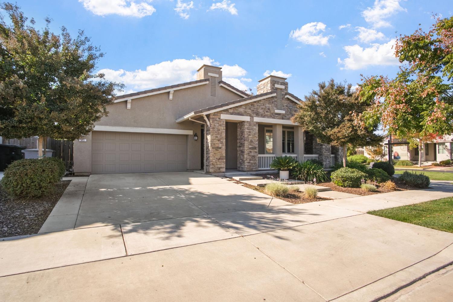 Oakdale, California, 95361, United States, 3 Bedrooms Bedrooms, ,2 BathroomsBathrooms,Residential,For Sale,1985752