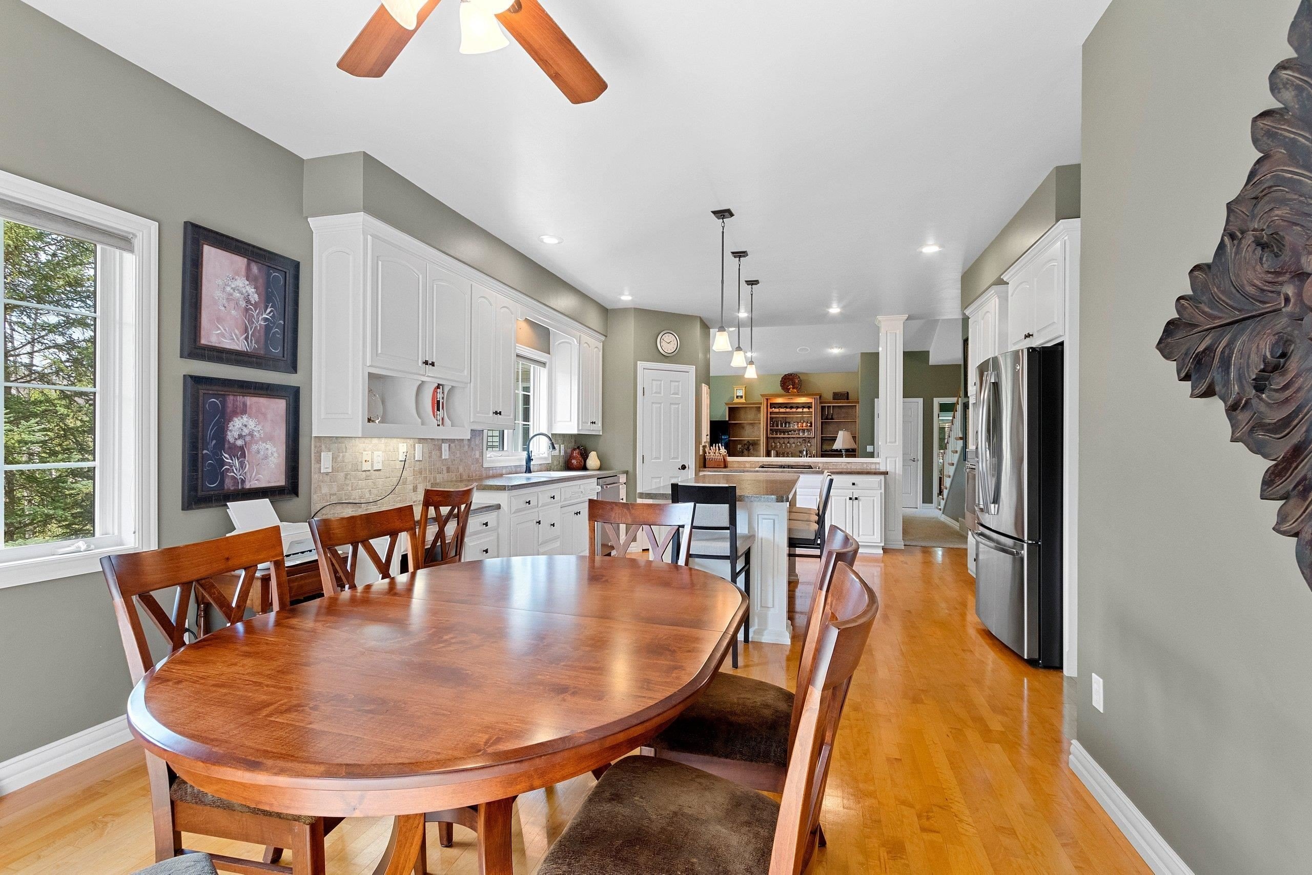 GREEN BAY, Wisconsin, 54302-5254, United States, 5 Bedrooms Bedrooms, ,4 BathroomsBathrooms,Residential,For Sale,1975812