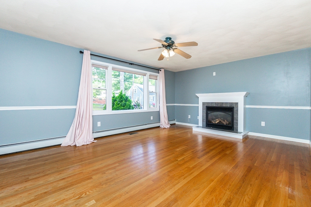 Saugus, Massachusetts, 01906, United States, 4 Bedrooms Bedrooms, ,4 BathroomsBathrooms,Residential,For Sale,2048713