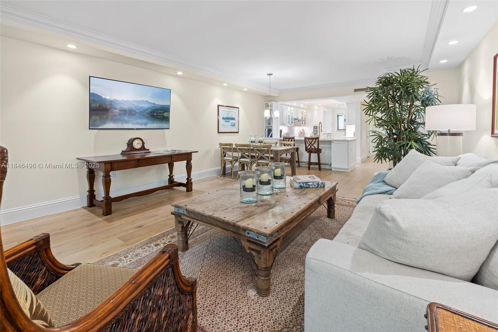 Coral Gables, Florida, 33134, United States, 2 Bedrooms Bedrooms, ,3 BathroomsBathrooms,Residential,For Sale,1901366