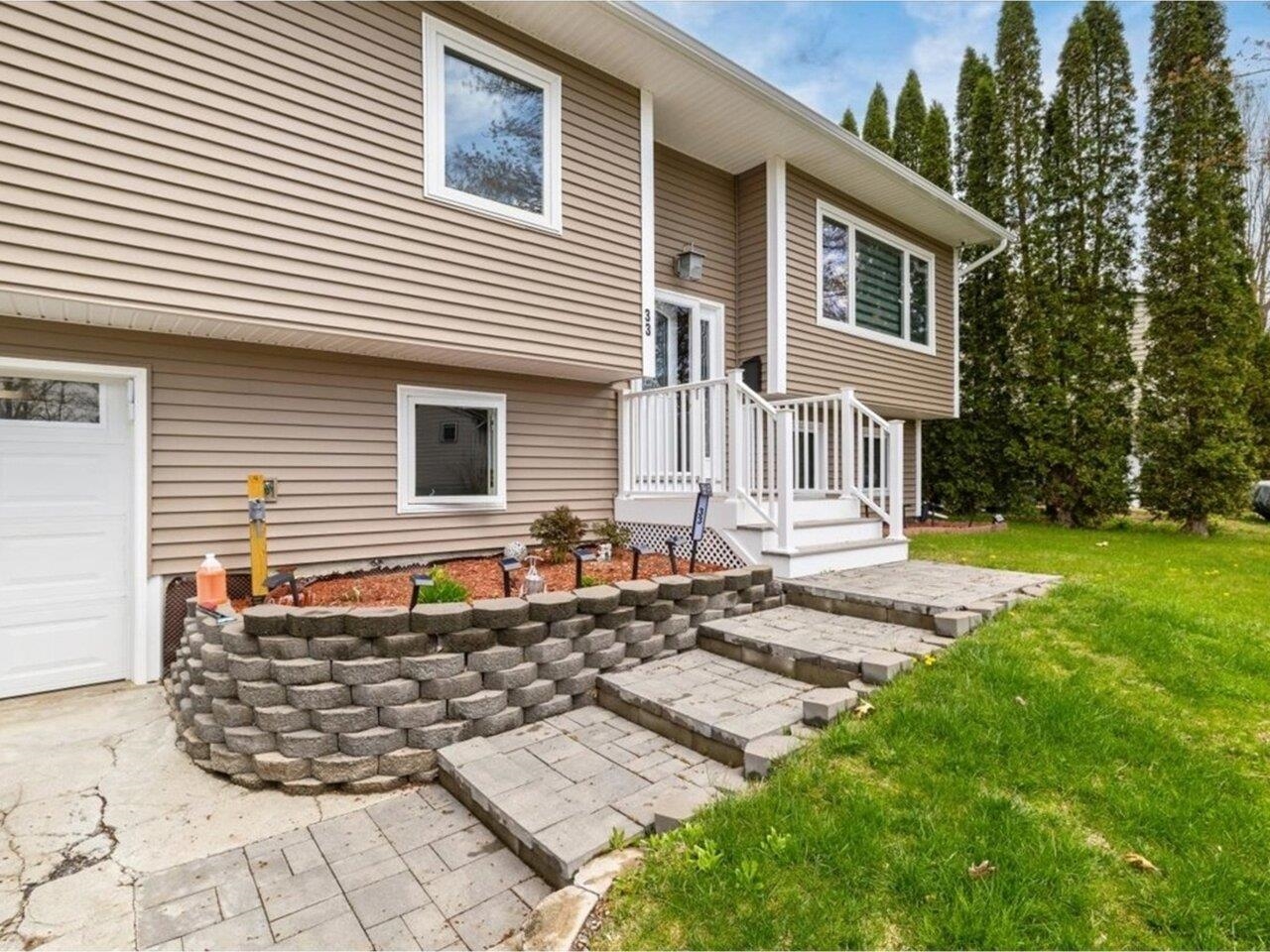 Essex Junction, Vermont, 05452, United States, 3 Bedrooms Bedrooms, ,1 BathroomBathrooms,Residential,For Sale,1827239