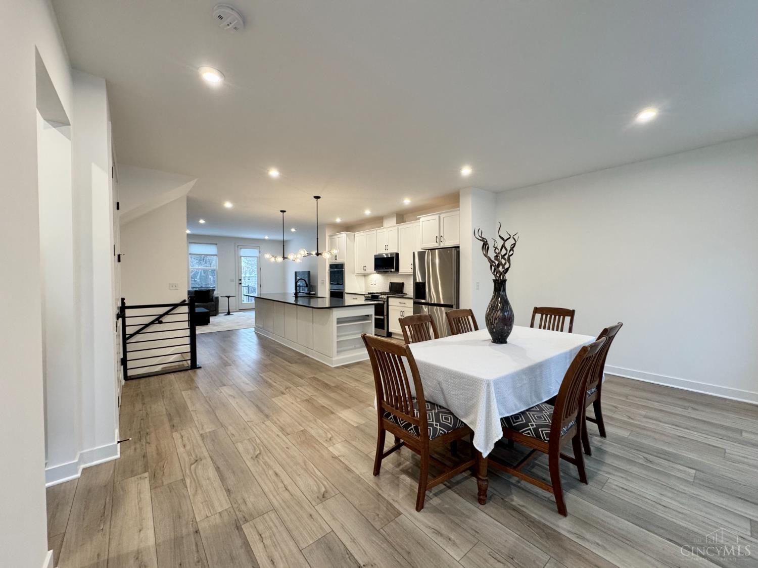 Loveland, Ohio, 45140, United States, 3 Bedrooms Bedrooms, ,3 BathroomsBathrooms,Residential,For Sale,2003068