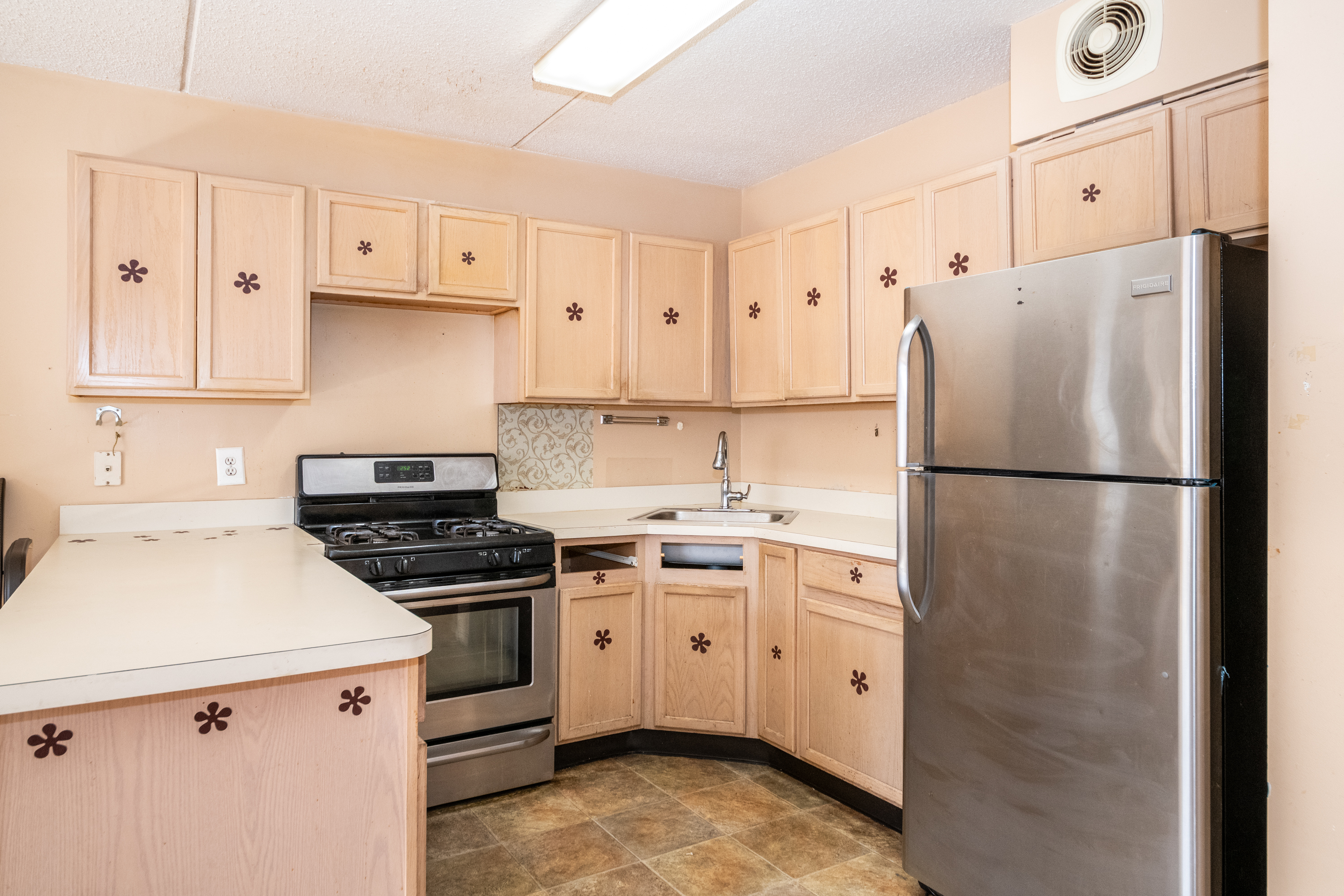 Bronx, New York, 10743, United States, 5 Bedrooms Bedrooms, ,3 BathroomsBathrooms,Residential,For Sale,1823007