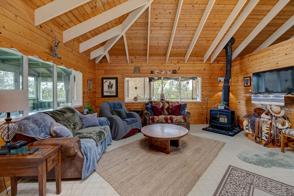 Volcano, Hawaii, 96785, United States, 2 Bedrooms Bedrooms, ,1 BathroomBathrooms,Residential,For Sale,1978172