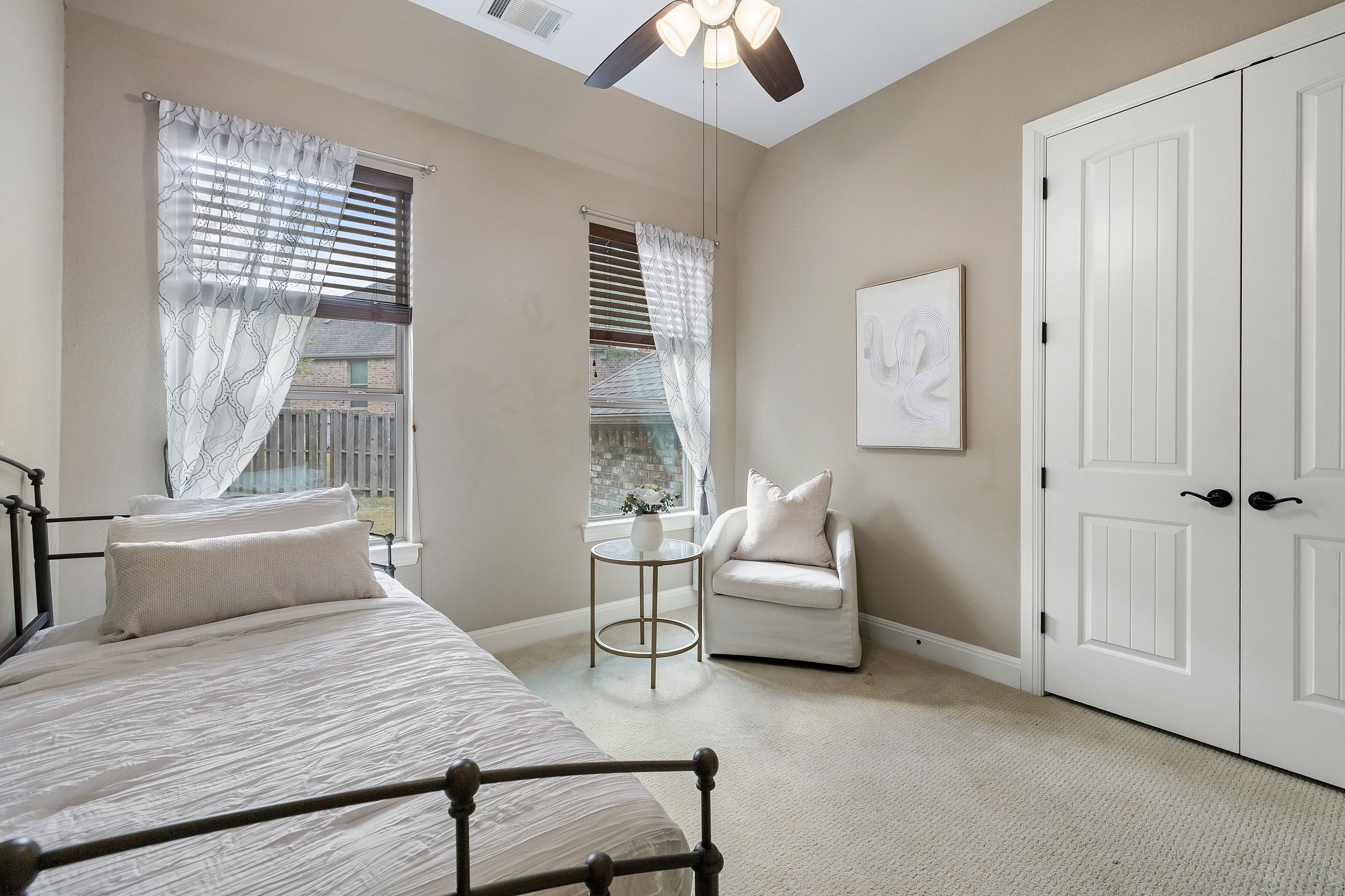  Refined Rocky Creek Living with Private Backyard Oasis - 物件實景