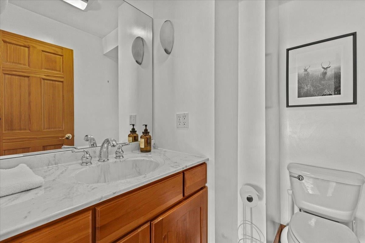 Stowe, Vermont, 05672, United States, 2 Bedrooms Bedrooms, ,1 BathroomBathrooms,Residential,For Sale,1746592