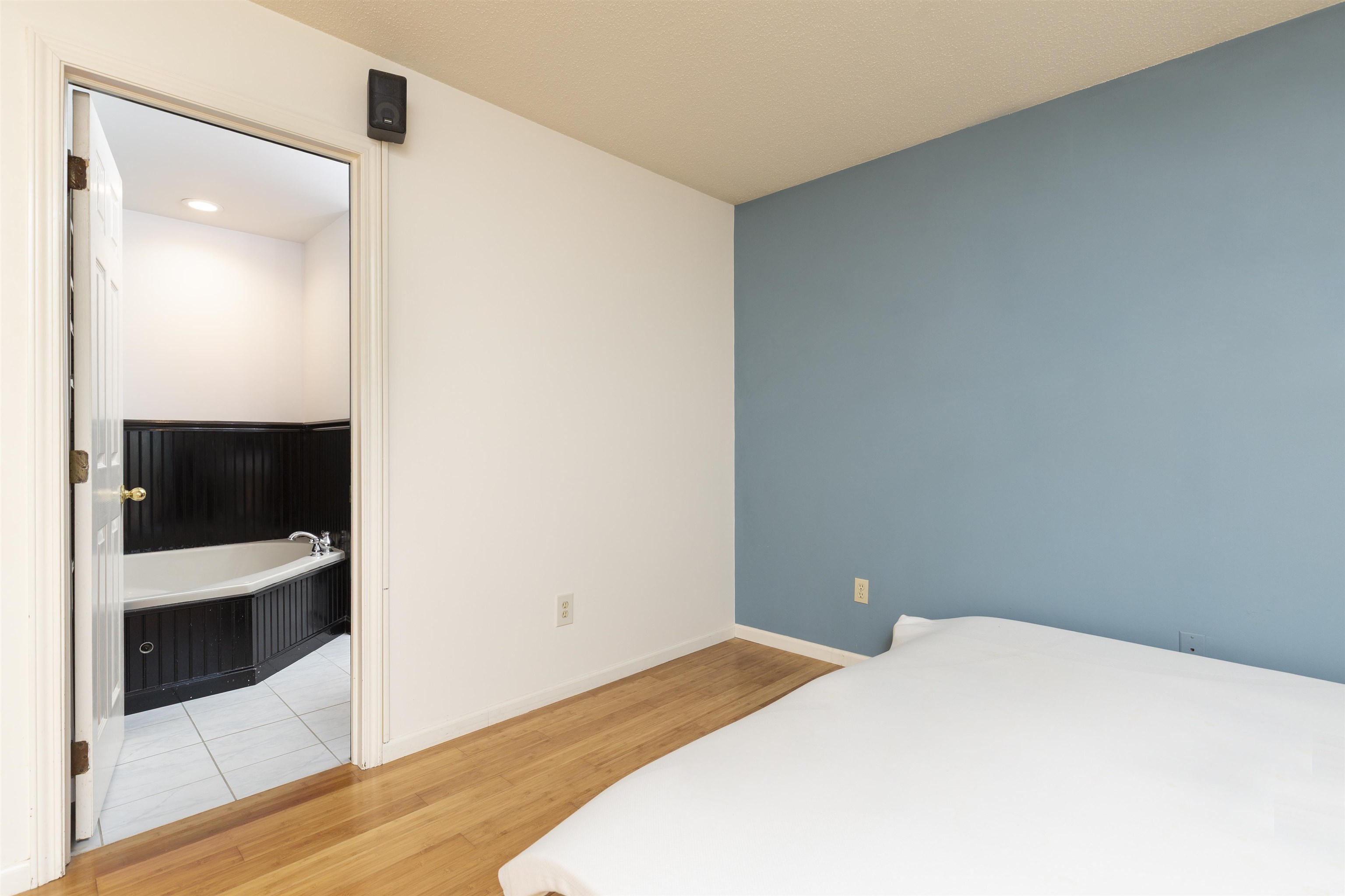 Lebanon, New Hampshire, 03755, United States, 3 Bedrooms Bedrooms, ,2 BathroomsBathrooms,Residential,For Sale,1962612